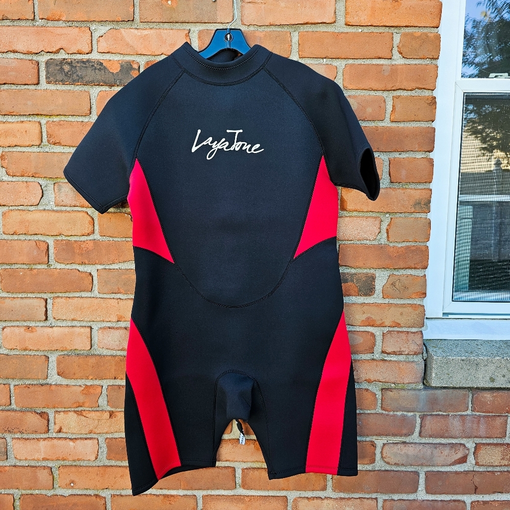 NEW Unisex LAYATONE Short-Sleeve Neoprene Wetsuit – Black/Red
